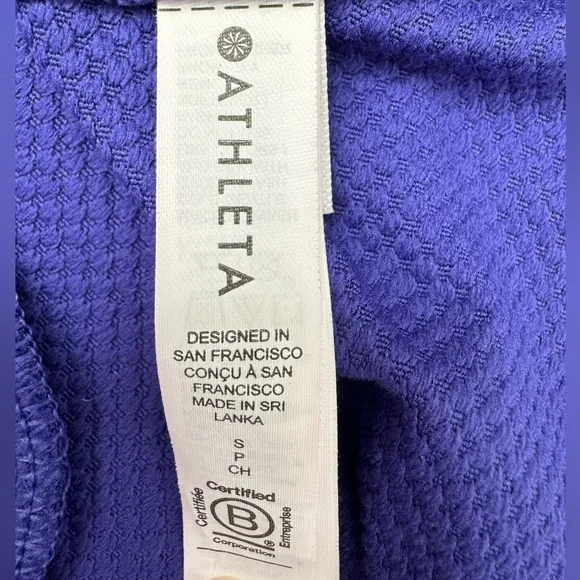 ATHLETA 1/4 Zip with Thumb Holes and Back Zipper Pocket Size Small Purple - Picture 8 of 10